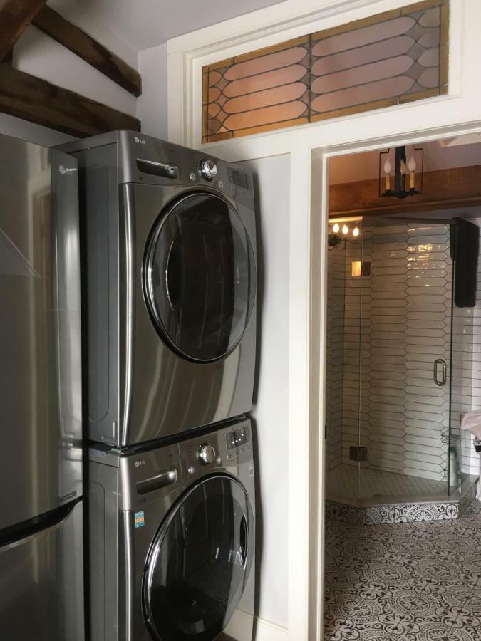The Carriage House Flat - Downtown Paris Canada Εξωτερικό φωτογραφία